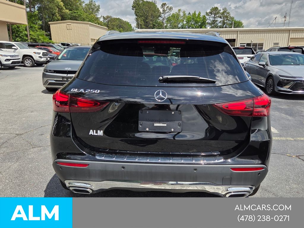 Used 2025 Black Mercedes-Benz GLA 250 image 11