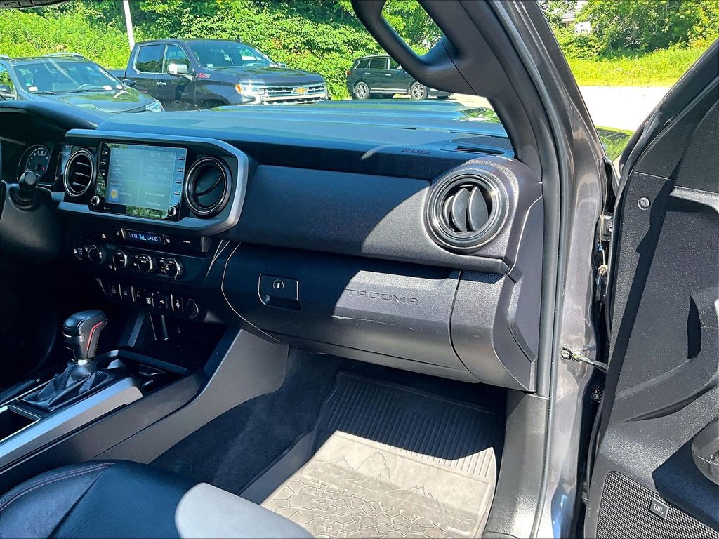 2023 Toyota Tacoma — photo 13