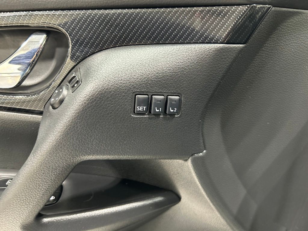 used 2019 Nissan Rogue car, priced at $17,917