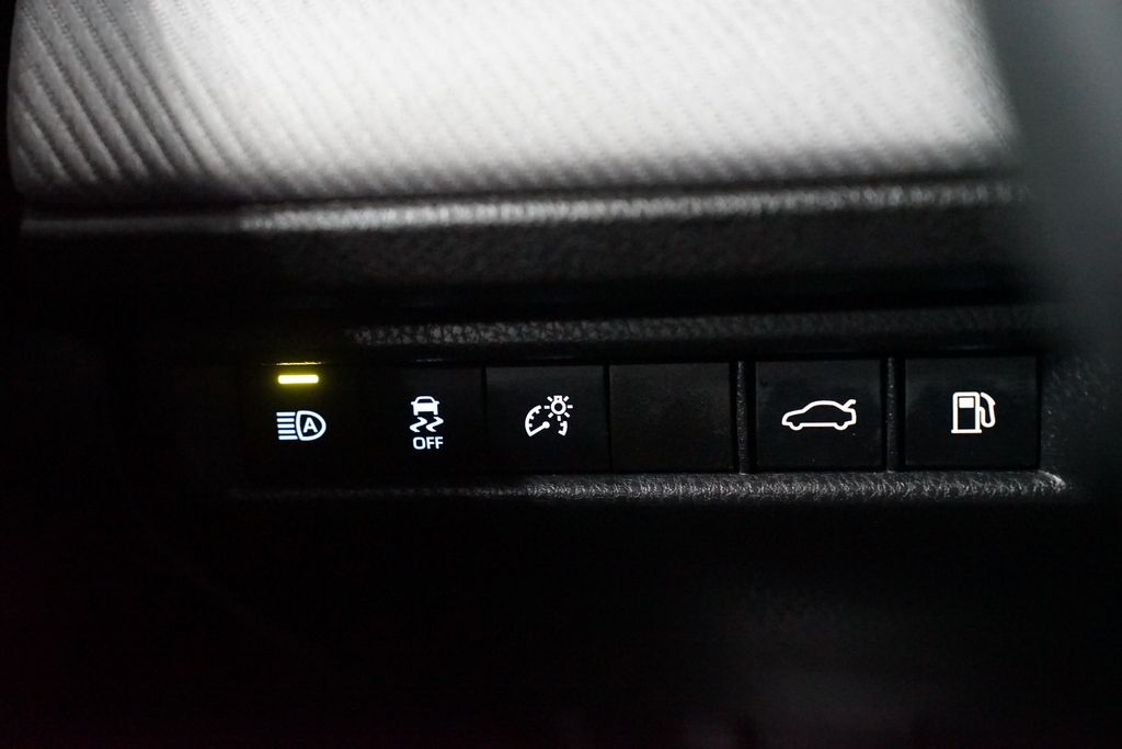 Thumbnail: 2025 Toyota Camry - 25