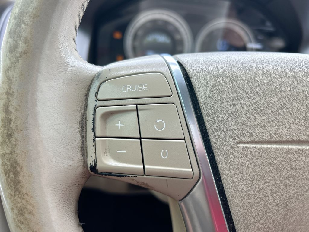 Thumbnail: 2011 Volvo XC60 - 17