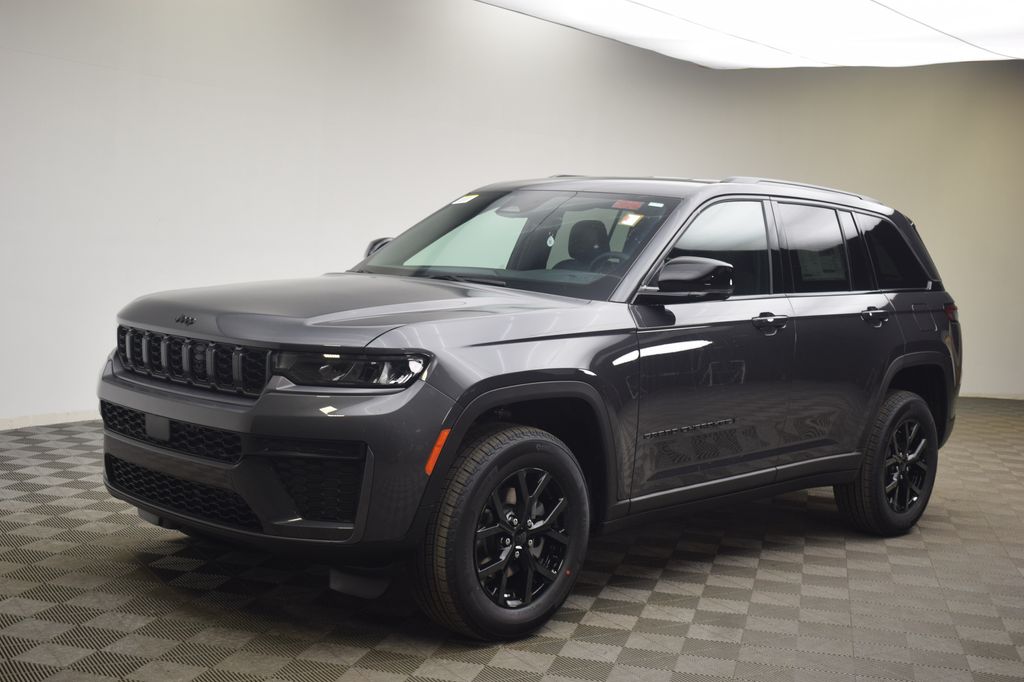 new 2026 Jeep Grand Cherokee car, priced at $47,476