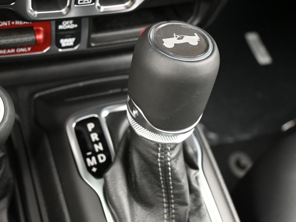 New 2026 Black Clearcoat Jeep Rubicon X image 19