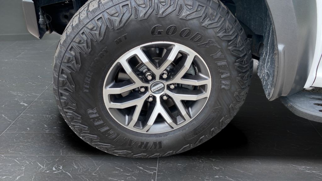 Used 2018 Oxford White Ford Raptor image 46