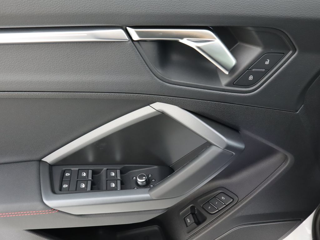 Thumbnail: 2025 Audi Q3 - 25