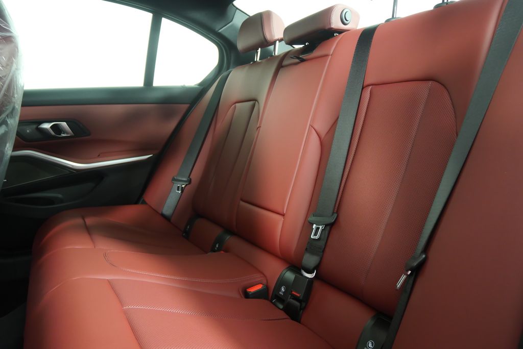 Thumbnail: 2026 BMW 3 Series - 15