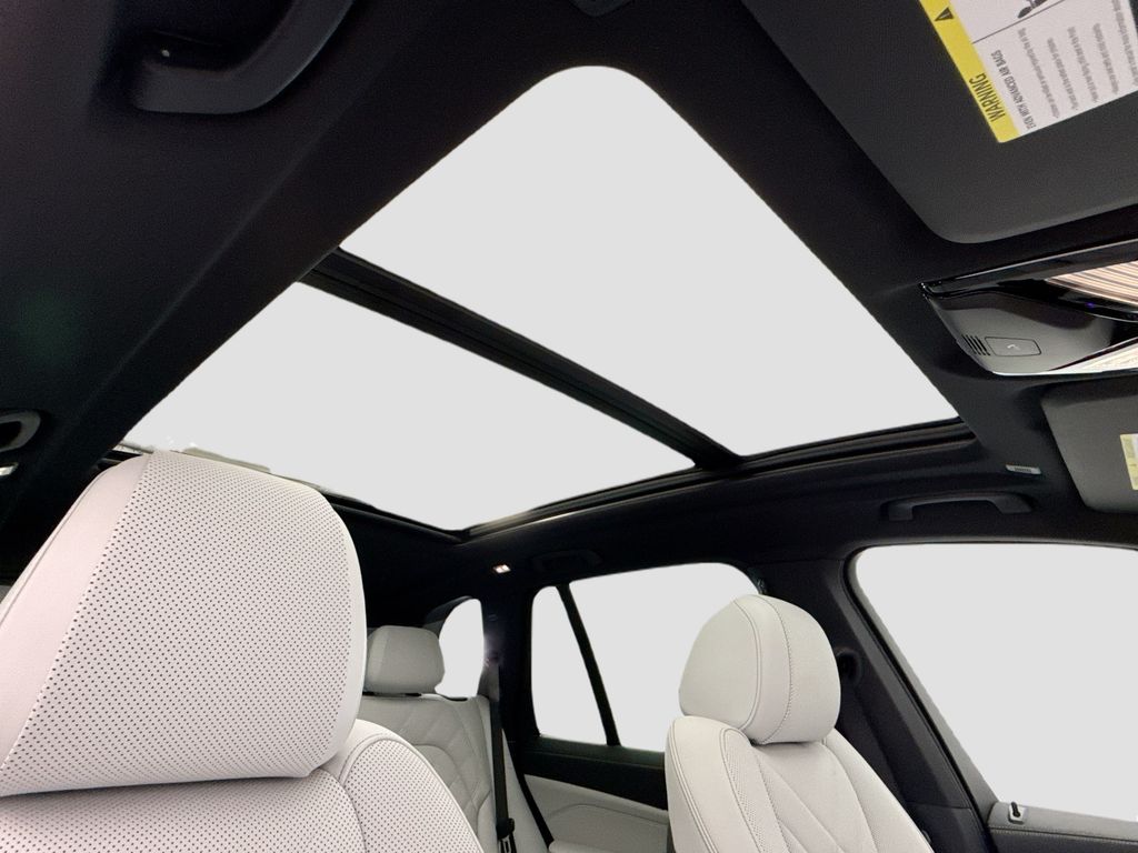 Thumbnail: 2026 BMW X5 - 17