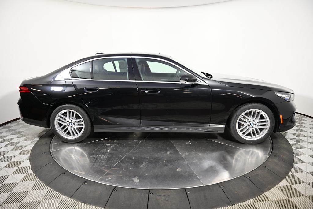 2025 BMW 5 Series 530i xDrive 6