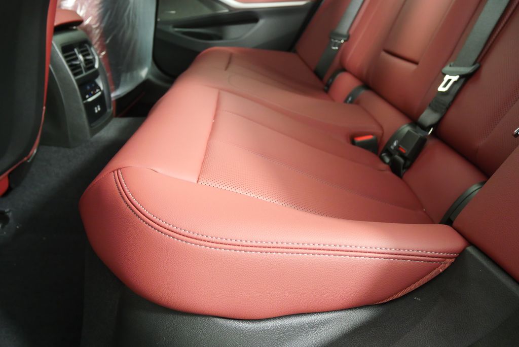 2025 BMW 3 Series 330i 14