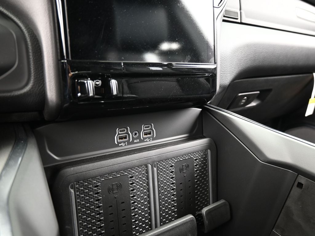 New 2026 Bright White Clearcoat Ram Laramie image 25