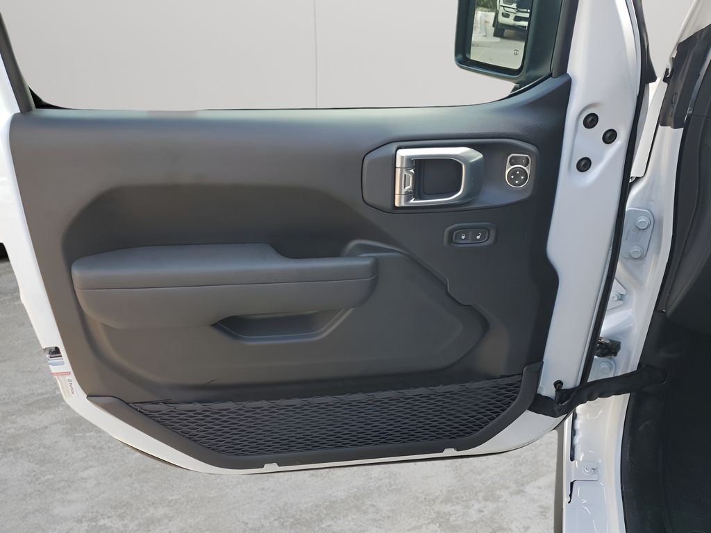 New 2026 White Jeep Rubicon image 18