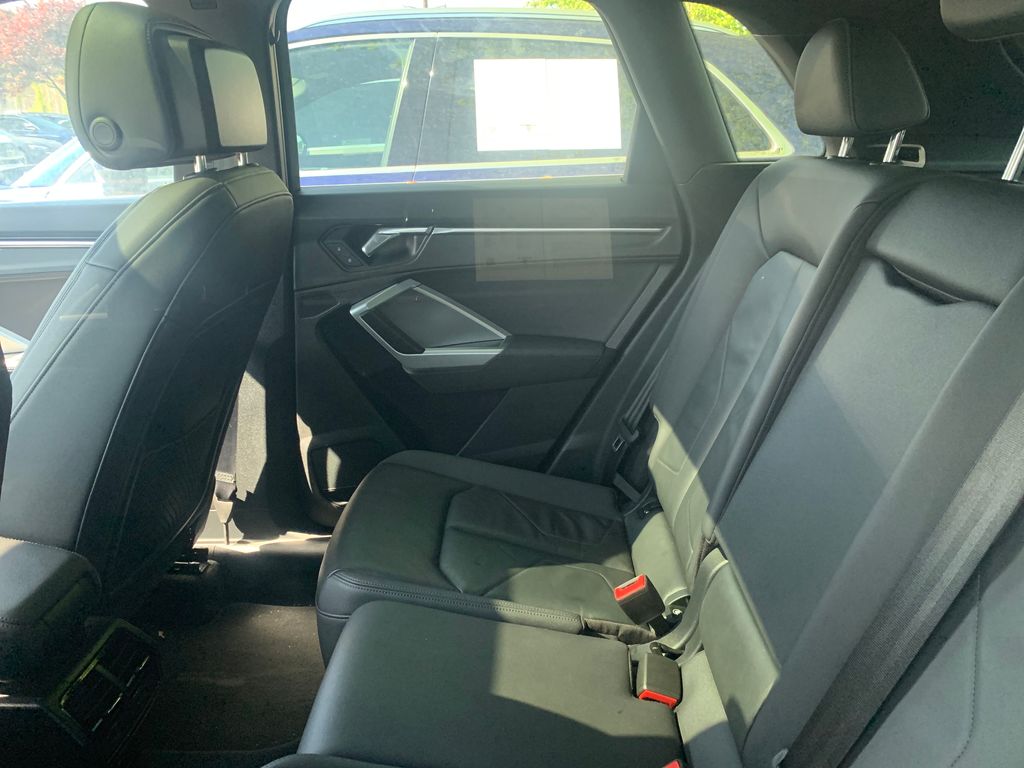 Thumbnail: 2020 Audi Q3 - 5