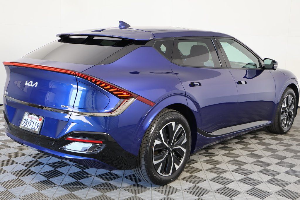 Thumbnail: 2022 Kia EV6 - 4