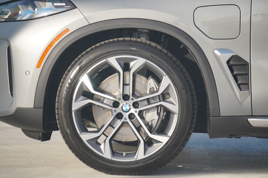 Thumbnail: 2026 BMW X5 - 5