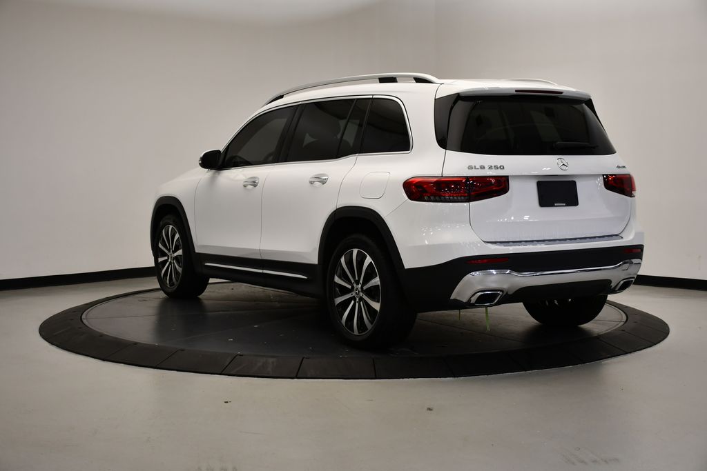 Thumbnail: 2023 Mercedes-Benz GLB - 3