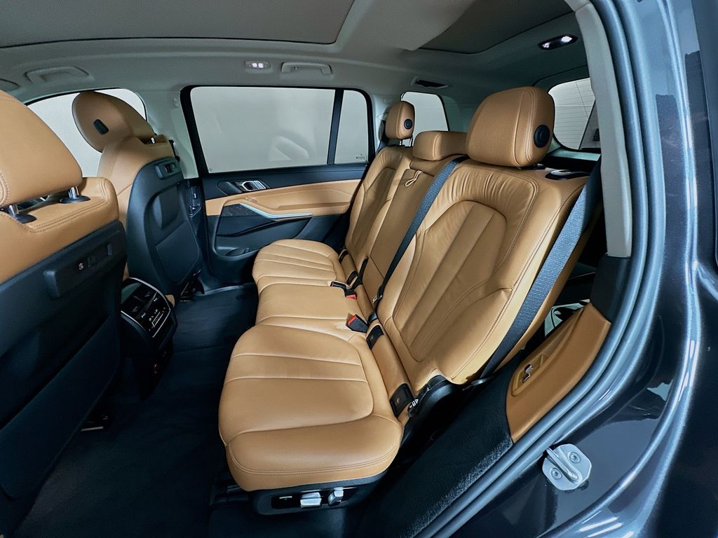 2022 BMW X7 xDrive40i 25