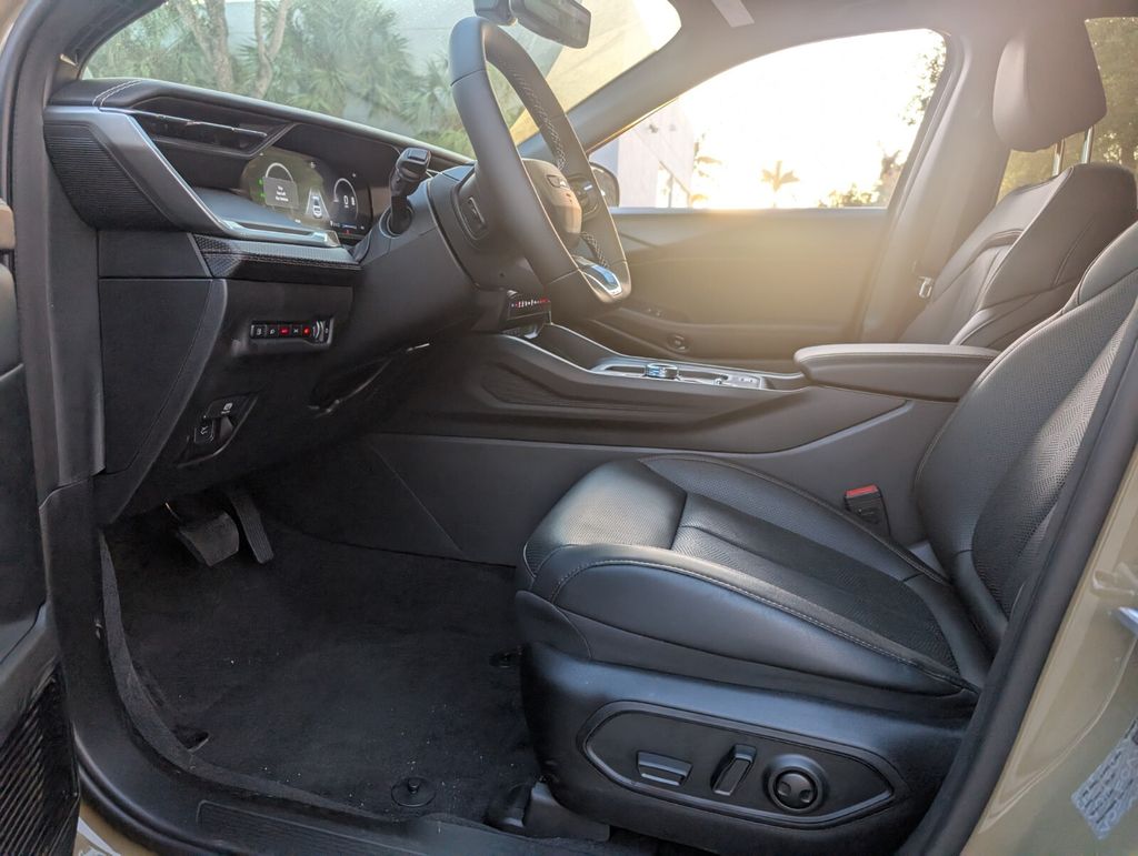 new 2026 Jeep Cherokee car, priced at $41,810