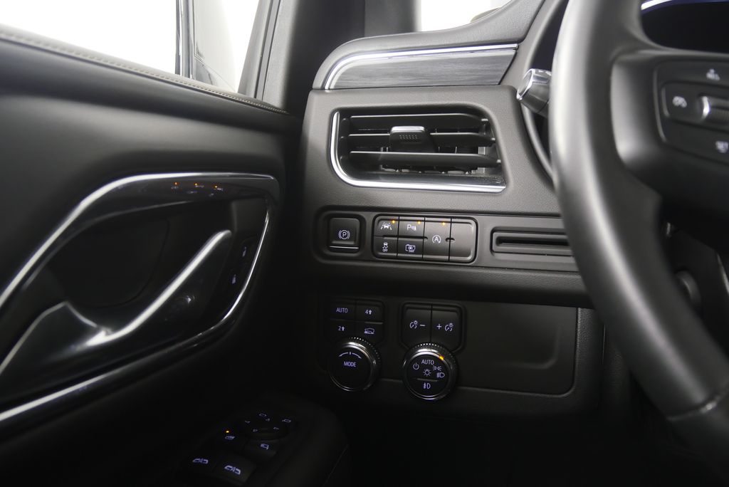 Thumbnail: 2023 GMC Yukon - 18