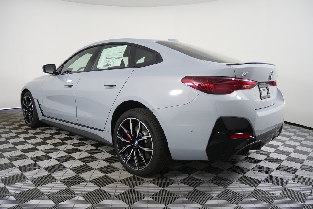 Thumbnail: 2026 BMW i4 - 5