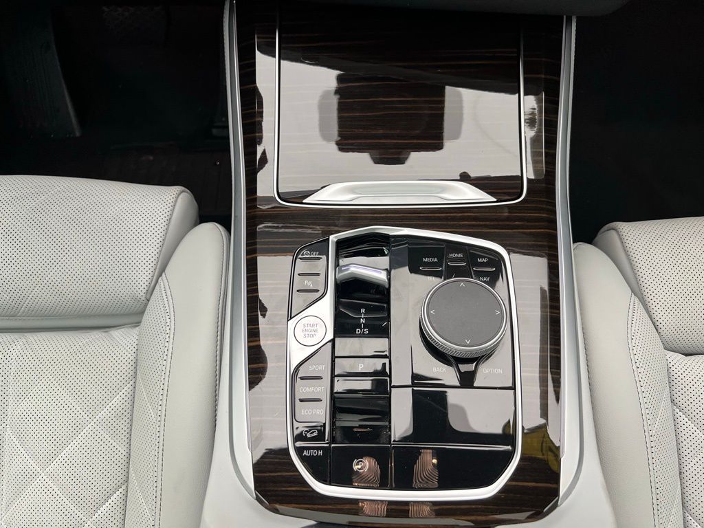 Thumbnail: 2025 BMW X5 - 11