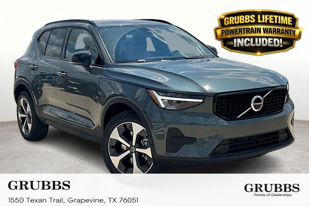 Forest Lake 2026 Volvo XC40 B4 Core FWD SUV / Crossover Front-Wheel Drive Automatic
