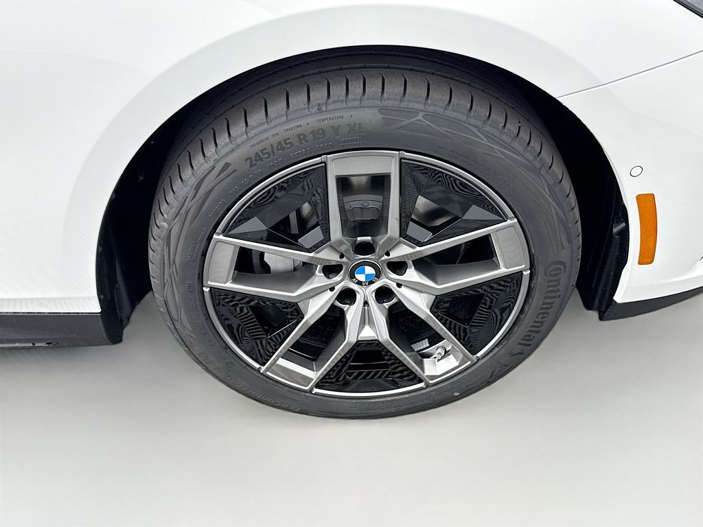 Thumbnail: 2026 BMW i5 - 31