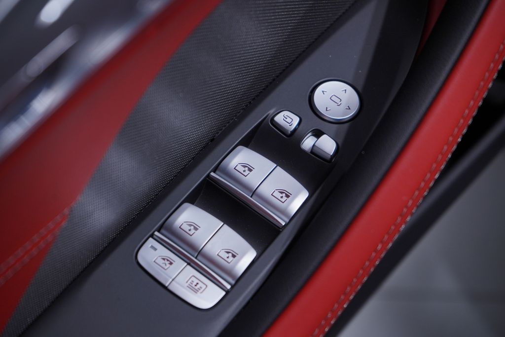 Thumbnail: 2026 BMW 8 Series - 13