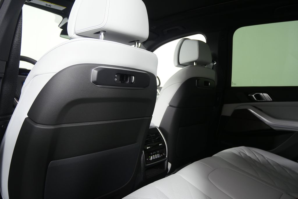 Thumbnail: 2026 BMW X5 - 14