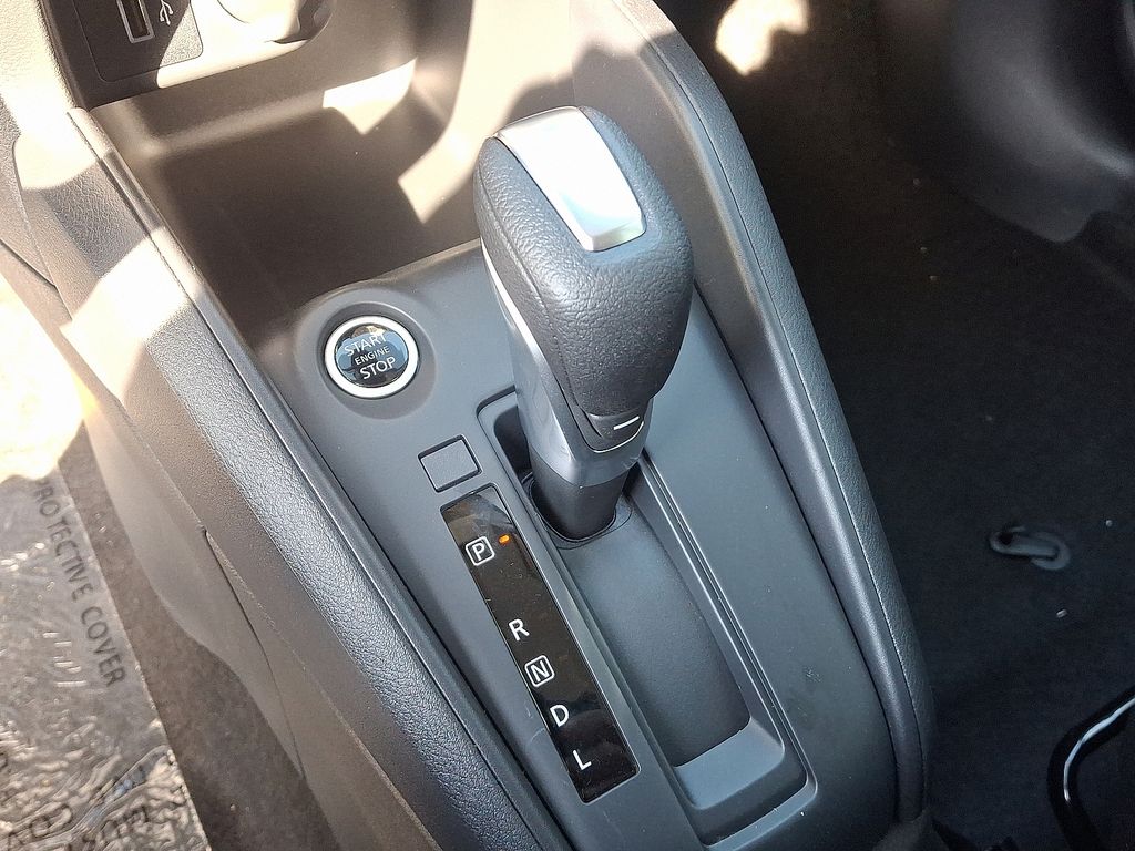 2025 Nissan Kicks S 8