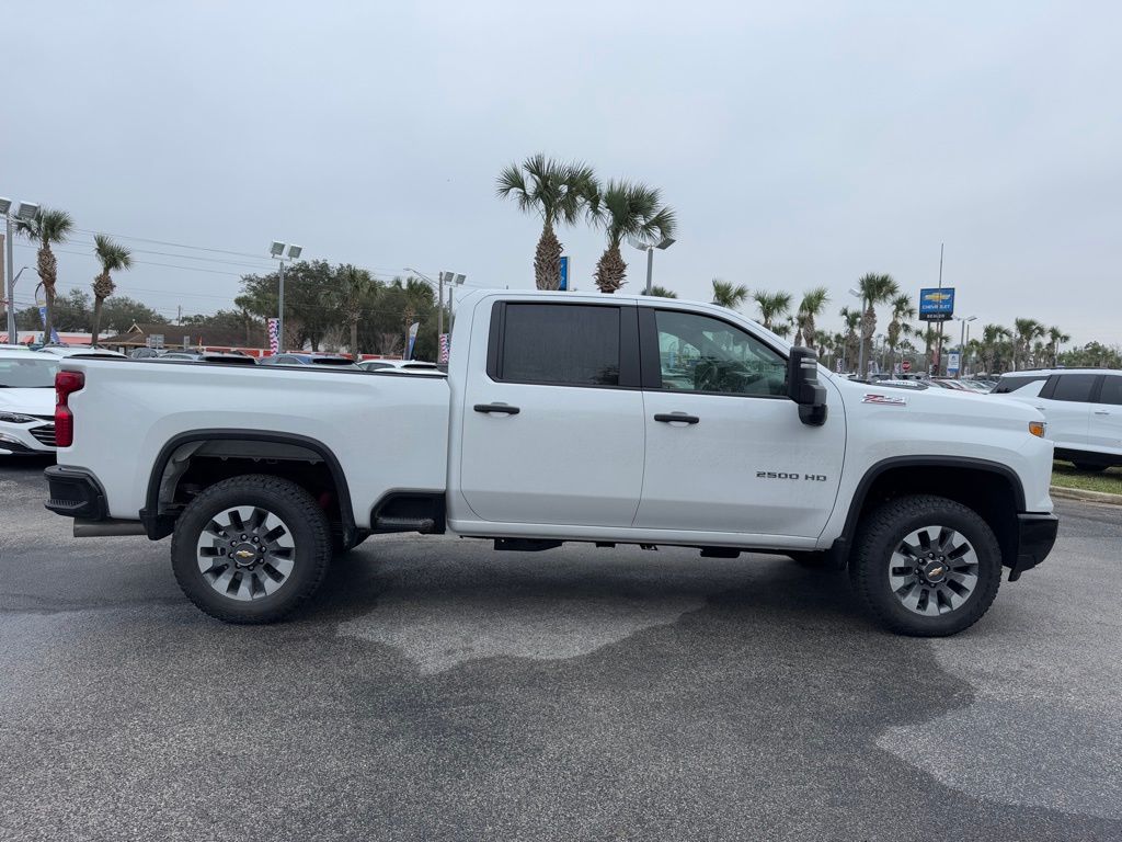 2025 Chevrolet Silverado 2500HD Custom 9