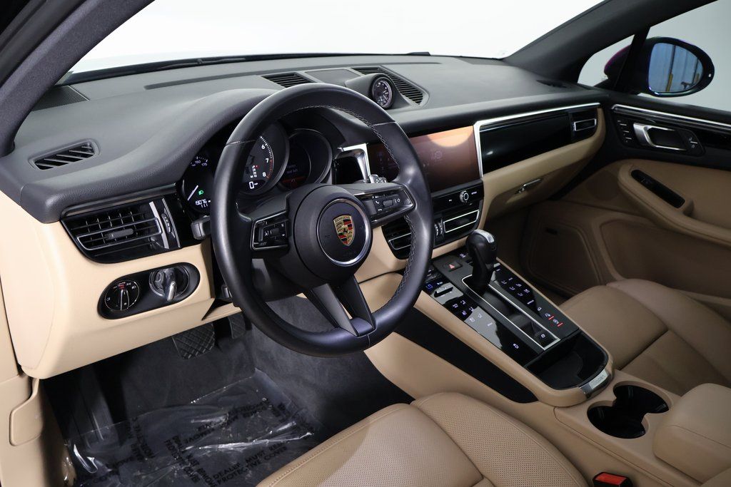 Thumbnail: 2024 Porsche Macan - 7