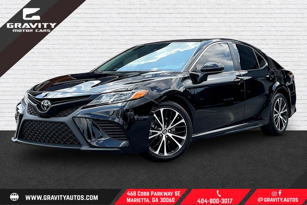 Midnight Black Metallic 2019 Toyota Camry Sedan Front-Wheel Drive 8-Speed Automatic
