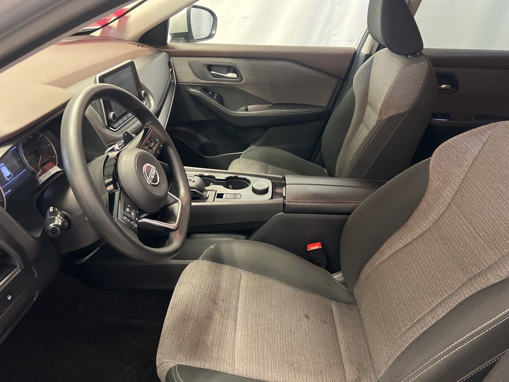 2022 Nissan Rogue SV photo