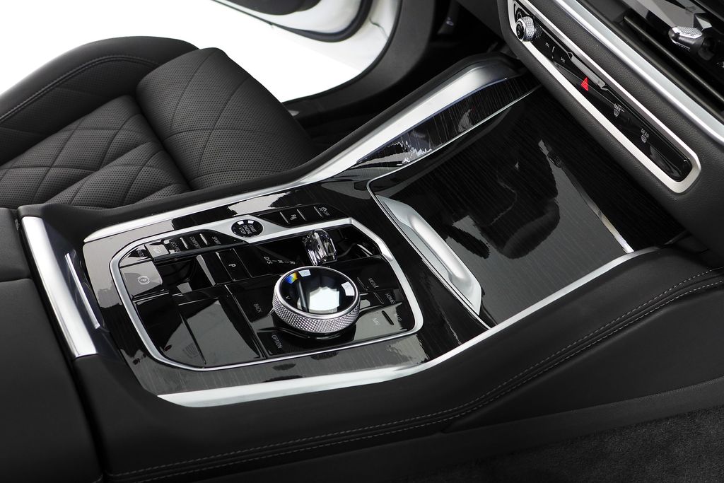 Thumbnail: 2024 BMW X6 - 15