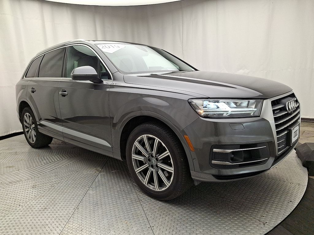 Thumbnail: 2019 Audi Q7 - 3