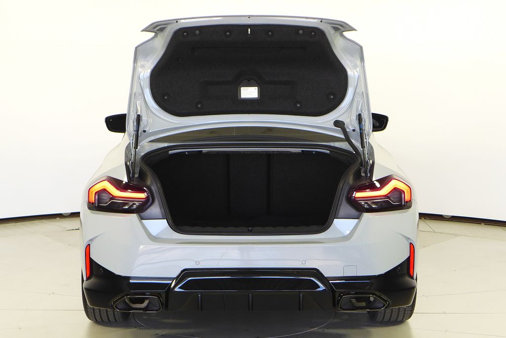 Thumbnail: 2024 BMW 2 Series - 10