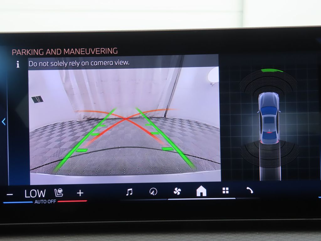 Thumbnail: 2026 BMW 3 Series - 15