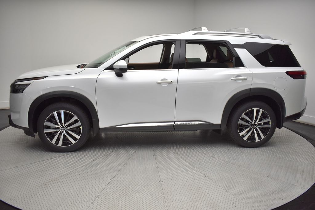 2025 Nissan Pathfinder Platinum 8