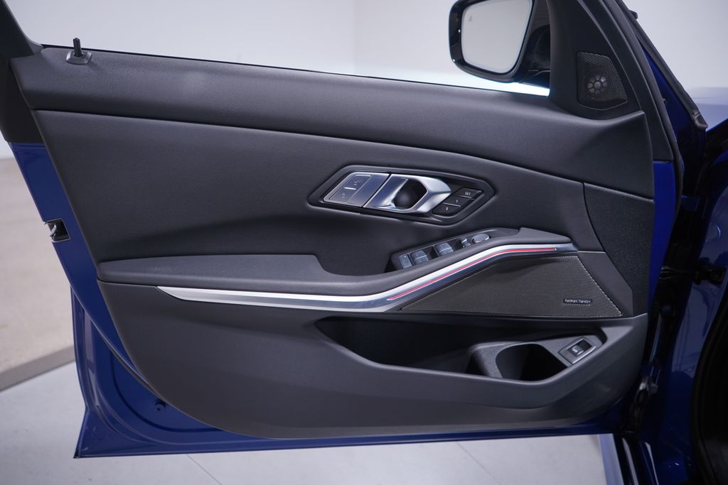 Thumbnail: 2025 BMW 3 Series - 16