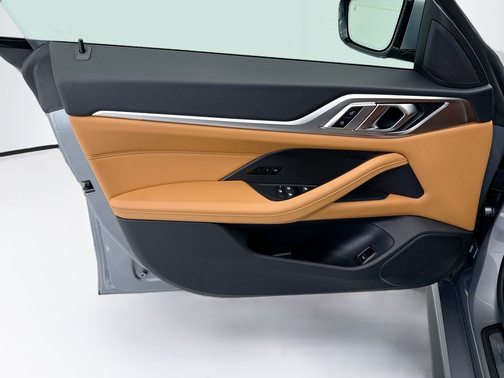 Thumbnail: 2025 BMW i4 - 23