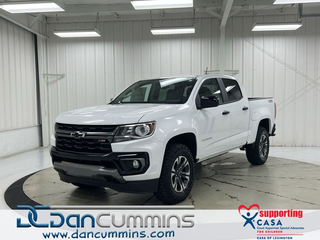 Summit White 2022 Chevrolet Colorado Pickup Truck Four-Wheel Drive 8-Speed Automatic