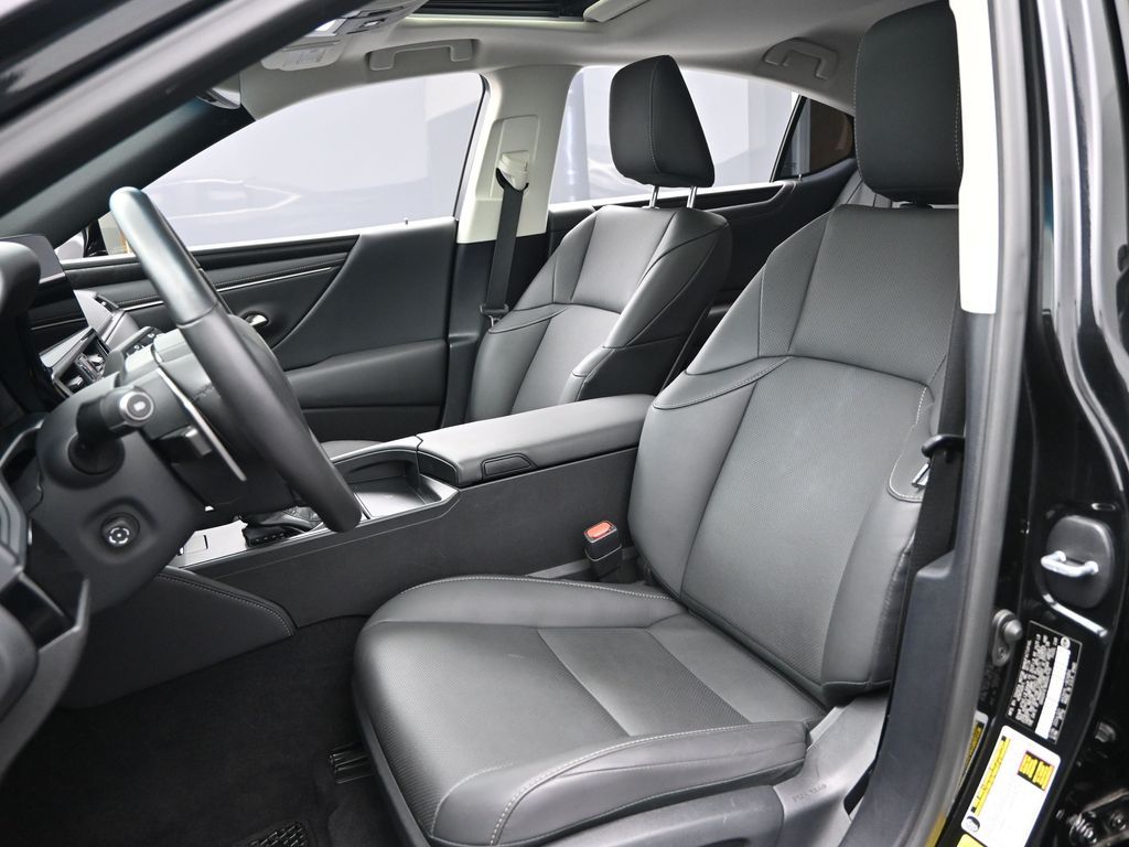 2024 Lexus ES 300h Base