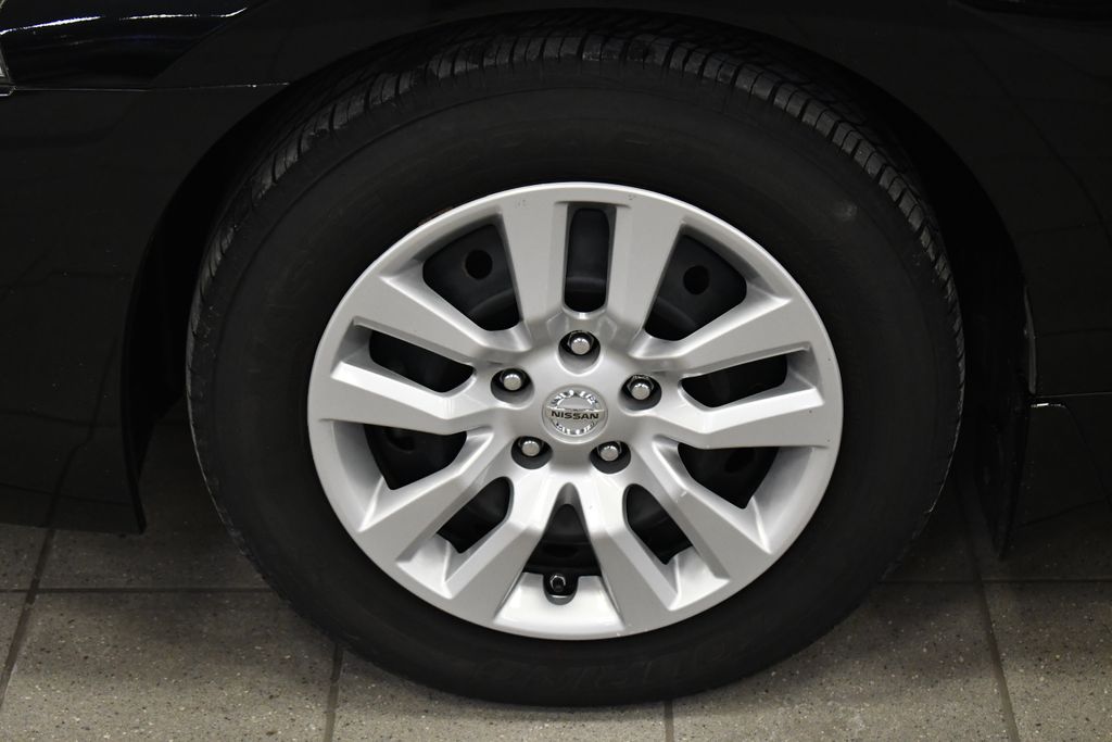 Thumbnail: 2014 Nissan Altima - 16