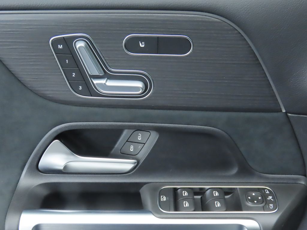 Thumbnail: 2026 Mercedes-Benz GLB - 24