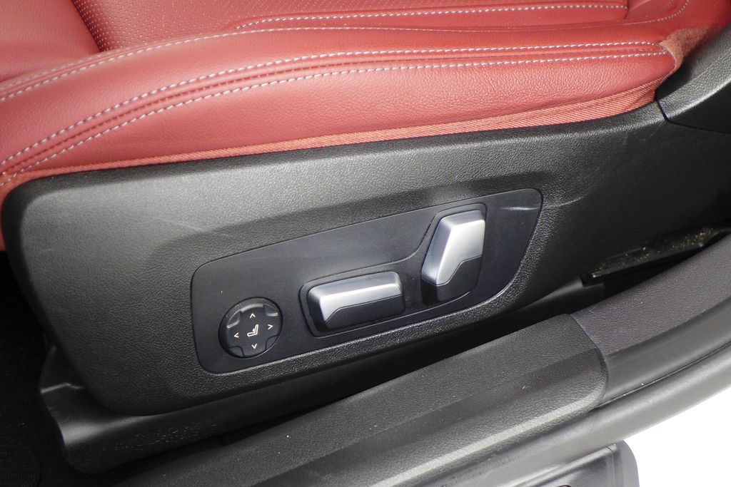 Thumbnail: 2023 BMW 3 Series - 23