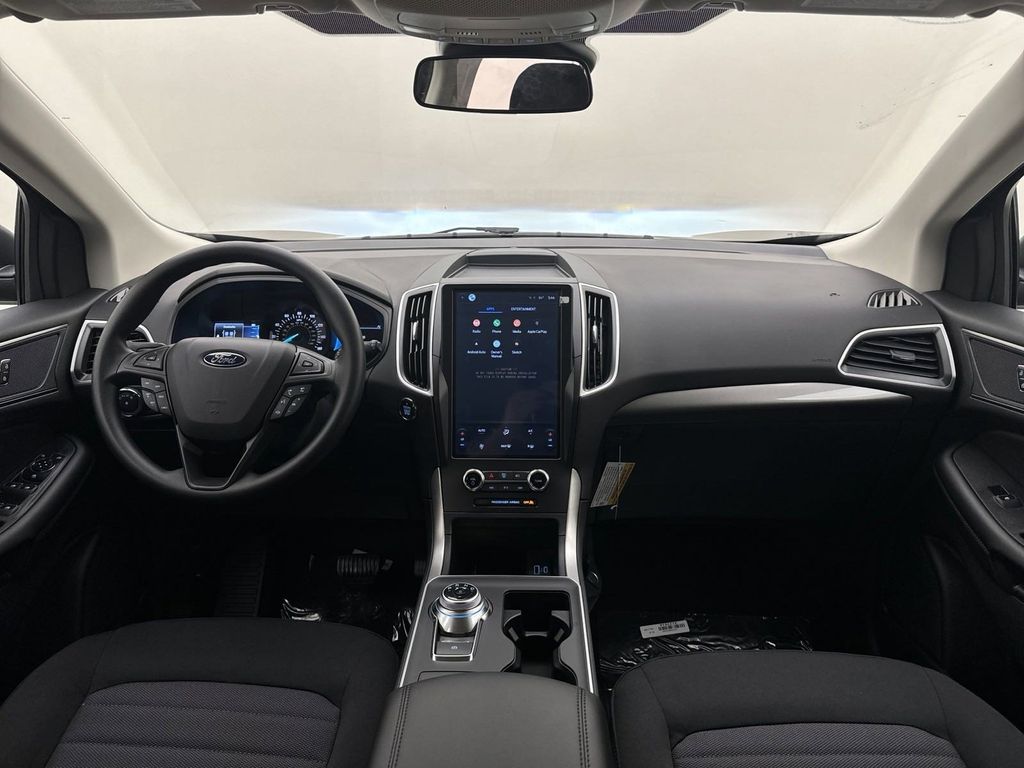 2024 Ford Edge SE photo 4