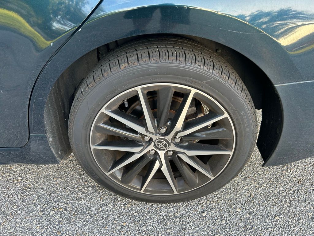 2021 Toyota Camry SE 9