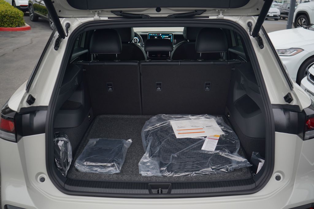 Thumbnail: 2025 Volkswagen Tiguan - 11