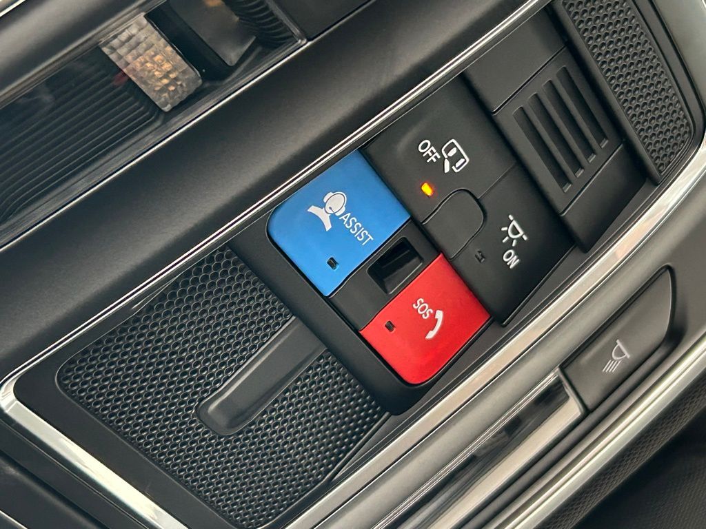 Used 2025 Bright White Clearcoat Jeep Laredo image 27