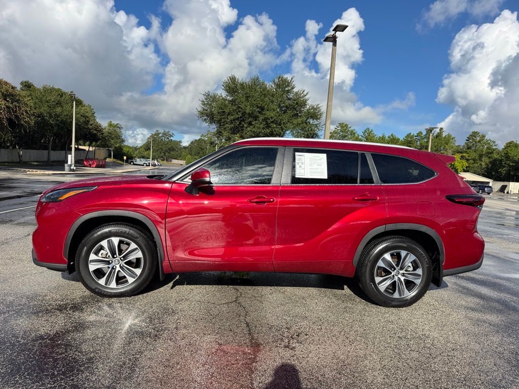 2024 Toyota Highlander XLE photo 4